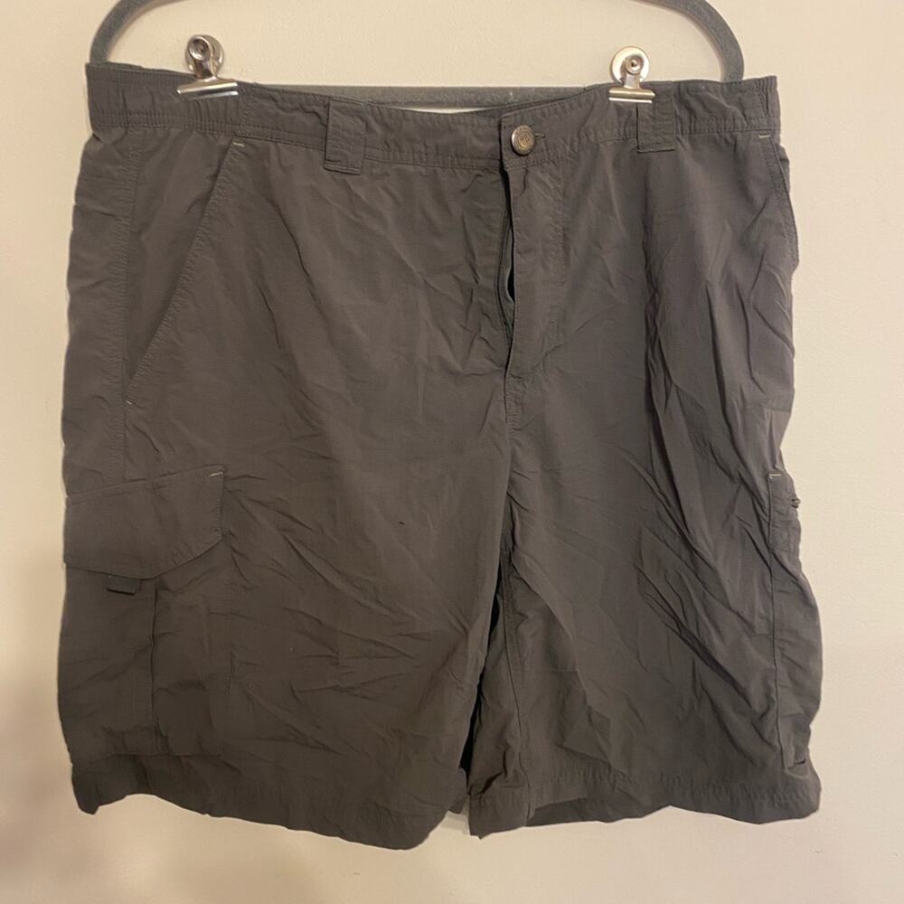 🔥 Columbia Silver Ridge Cargo Shorts – Your Adventure-Ready Essential! 🏕️